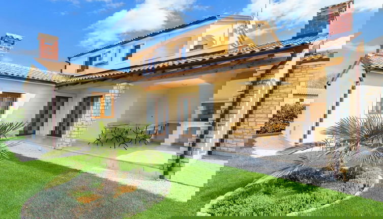 Photo 1 - Villa in Kma?i?i With Private Pool