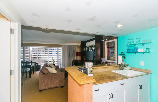 Ilikai Tower 1 Bedroom City View Condos with Private Lanai & Free Wifi! - Foto 43