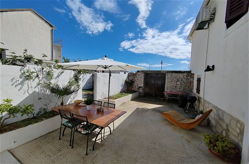 Foto 27 - Stunning 2-bed House in Jezera With Sea Views