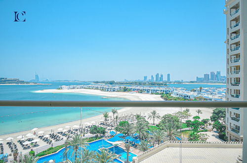 Photo 18 - Palm Jumeirah's Spectacular Ocean-View Apartment - NBT