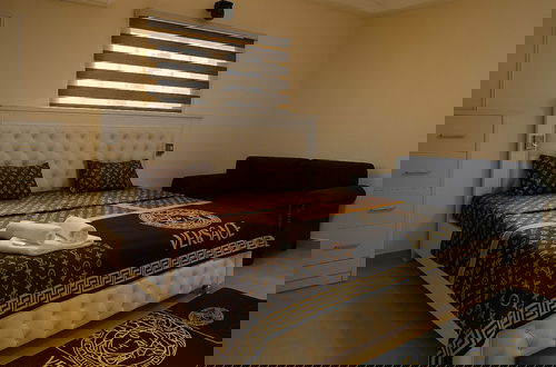 Foto 6 - Luxurious Lukes Apartment