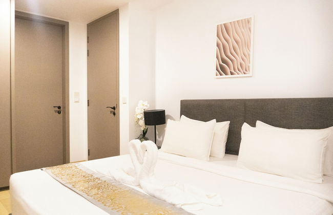 Moonway Luxury Suites At Eaton Residence - Photo 19