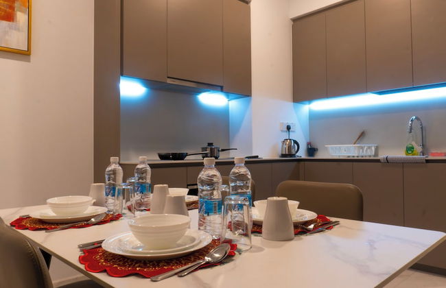 Moonway Luxury Suites At Eaton Residence - Photo 56