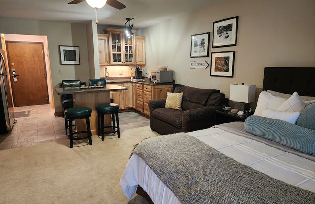 Victorian Inn Elkhart Lake Wisconsin - Photo 18
