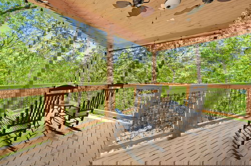 Foto 45 - Romantic Cabin Retreat By Ghosal Luxury Lodging