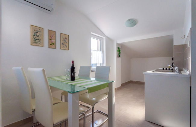 Apartment in Sveti Vid Near the Adriatic - Photo 19