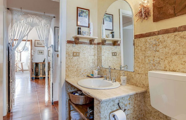 Belvilla by OYO Charming Villa With Roof Terrace - Foto 16