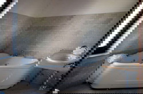 Foto 6 - Serene Apartment in Ascoli Piceno with Hot Tub