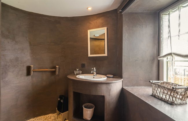 Beautiful Holiday Home with Hot Tub, Sauna & Monumental Fireplace - Foto 15
