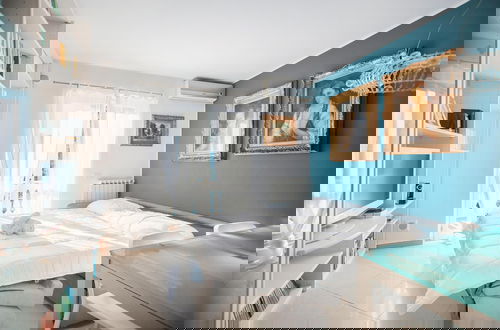 Photo 5 - Art Apartment with Sea View