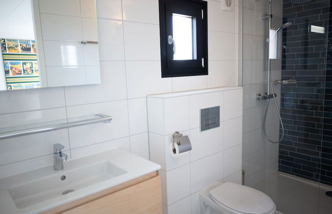 Spacious Lodge With 2 Bathrooms, Near the Sea - Foto 11