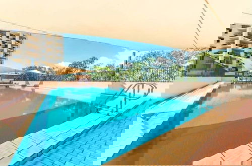 Foto 31 - Waterfront Retreat Sea Views - Huge Pool - BBQ