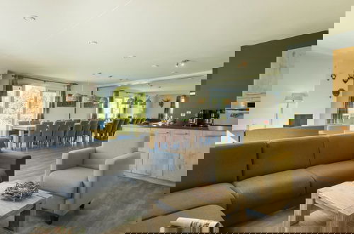 Foto 4 - Luxury Villa With six Bathrooms, Located in a National Park