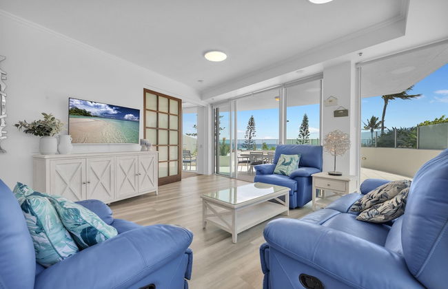 Reflection on the Sea - Foto 61