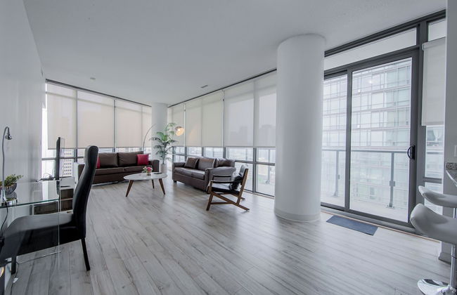 Altitude Suites Bay Street by Teristo Group - Photo 14