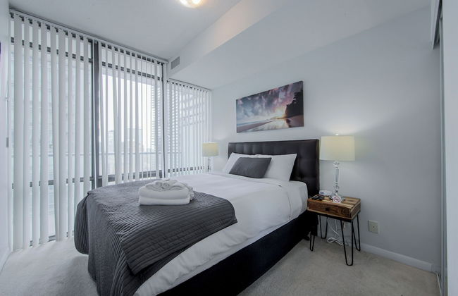 Altitude Suites Bay Street by Teristo Group - Photo 15