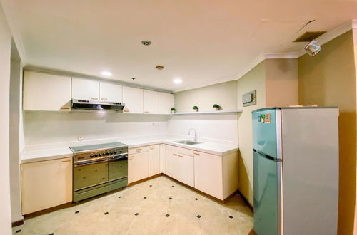 Foto 12 - Cozy 2 Bedrooms Sudirman Tower Apartment by Travelio