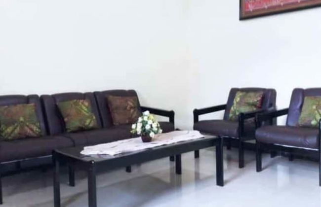 Homestay Tegal Kota by Simply Homy - Foto 9