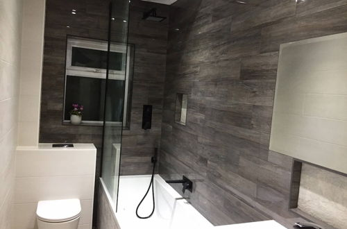 Photo 4 - Room in Guest Room - Kings Lynn Double Bedroom 1 New Renovated Bathroom