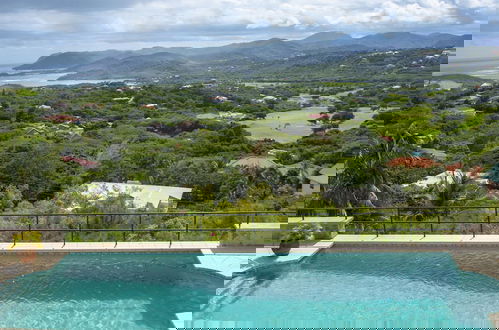 Photo 26 - Zephyr Hill - 2 bedroom Villa with awe inspiring views 2 Villa by RedAwning