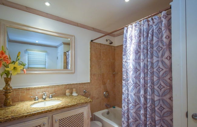 Modern 2-bed Apt Near Beach In St. Lawrence Gap 2 Bedroom Apts by Bluescape - Foto 36