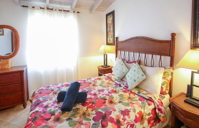 Modern 2-bed Apt Near Beach In St. Lawrence Gap 2 Bedroom Apts by Bluescape - Foto 15
