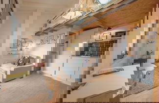 Foto 3 - Mezzanine Stylish by Vacationy