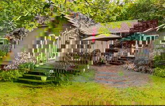 Foto 2 - Bear Essentials Lakefront Hideaway