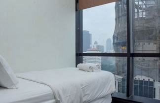 Photo 3 - Exclusive And Comfort 2Br Apartment At Sudirman Suites