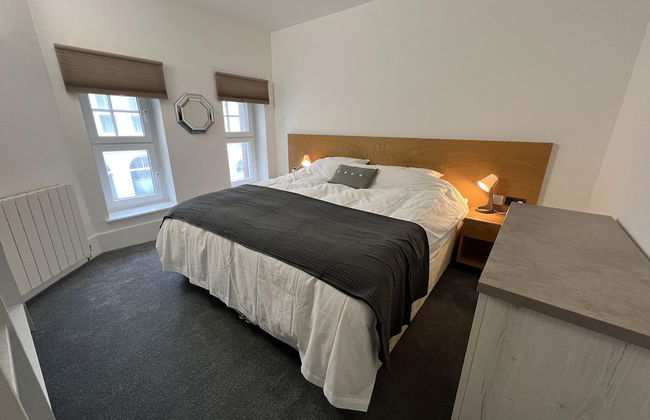 Charming 1-bed & Balcony Flat in Merthyr Tydfil - Foto 2