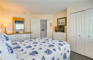 Photo 2 - Stunning Oceanfront 3 bedroom condo