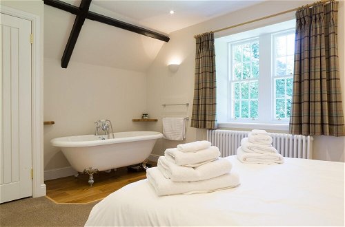 Photo 7 - Luxury Lodge With Garden in the Grade II Listed Netherby Hall