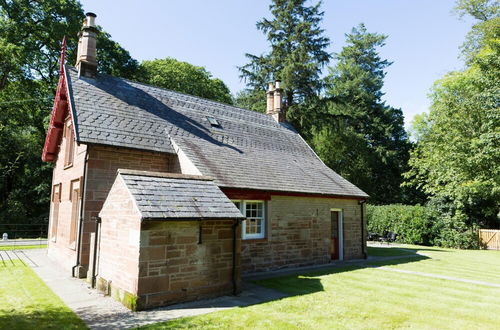 Foto 14 - Luxury Lodge With Garden in the Grade II Listed Netherby Hall