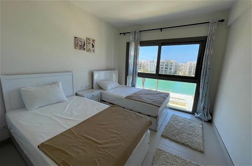 Foto 9 - Marassi 3 bedroom with marina view 8g