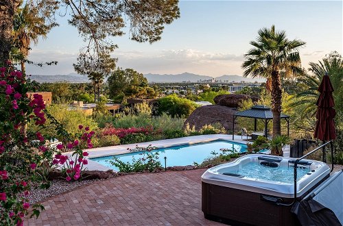 Photo 43 - Camelback Mountain Mid-century Modern Villa City Views Pool Hot Tub