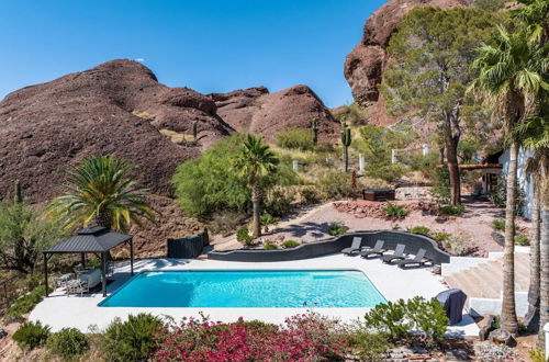 Photo 29 - Camelback Mountain Mid-century Modern Villa City Views Pool Hot Tub