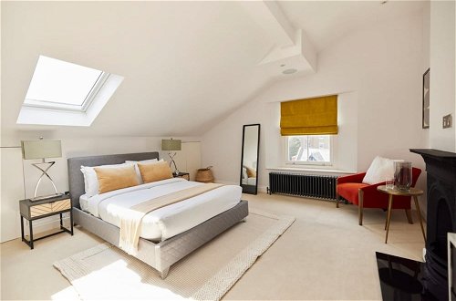 Photo 11 - The Camden Place - Breathtaking 4bdr Flat With Garden