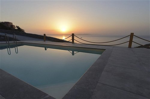 Foto 17 - Blue Breeze Villa - Private Pool 180 Seaview