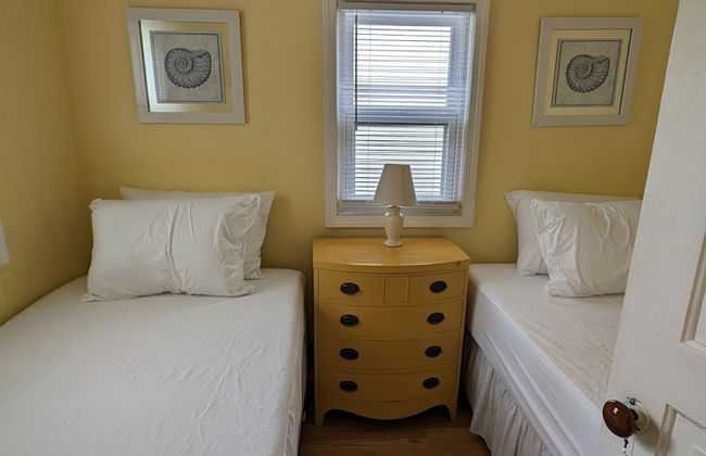 Little Yellow Cottages - Photo 6