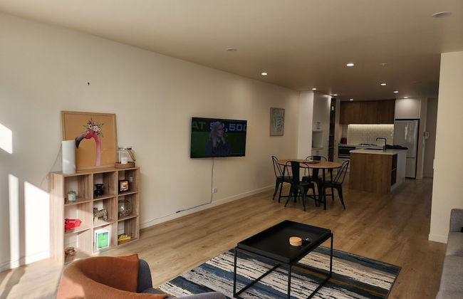 U Suites on Jessie - Photo 10
