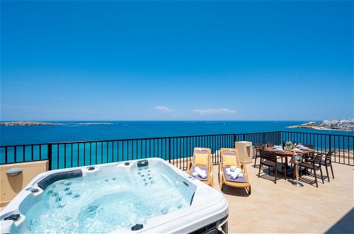Photo 1 - Islet Seafront Penthouse with Hot tub