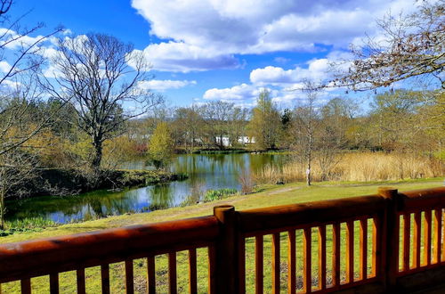 Foto 8 - Starlight Log Cabin - With Hot Tub and Lake View