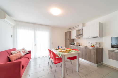 Photo 7 - Elegant Residenza Monica Two Bedroom C6 Sleeps 6