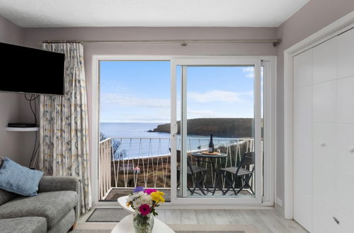 Photo 3 - Freshwater Bay - Sea View Apartment