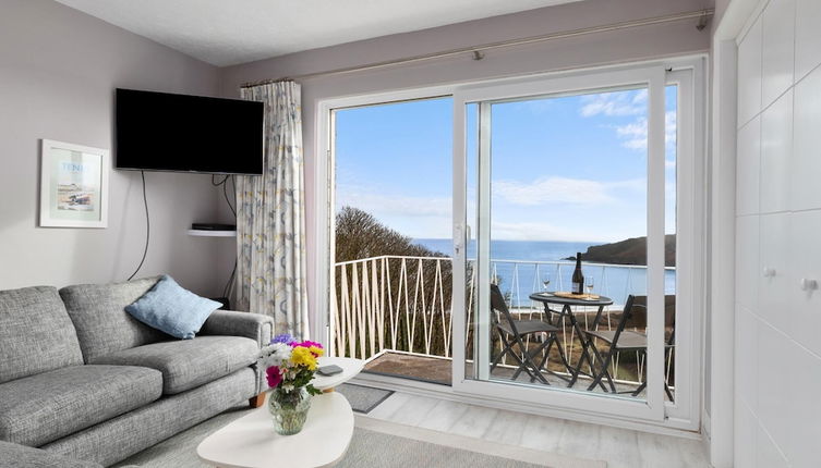 Photo 1 - Freshwater Bay - Sea View Apartment