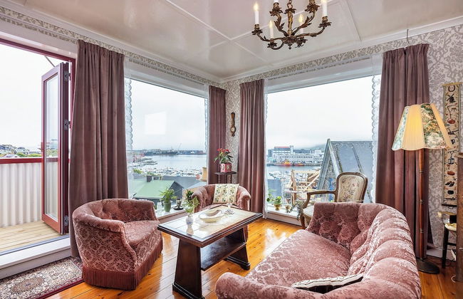 Downtown - Retro Decor - Stunning Views - Terrace - Photo 23