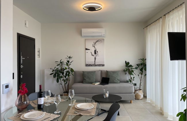 MOSSA CITY APARTMENTS - Photo 9