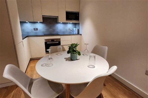 Foto 11 - Kaf Luxury 1 Apartment in Canning Town London