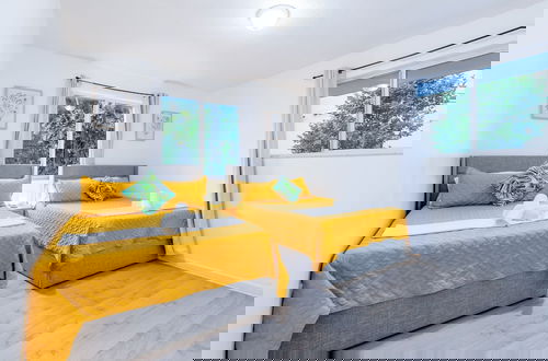 Photo 4 - Book Now and Enjoy a Top Miami Location