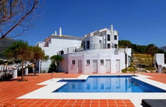 Stylish House, Patio, Pool, Mountains, Stunning White Village, sea 20 Mins Away - Foto 19